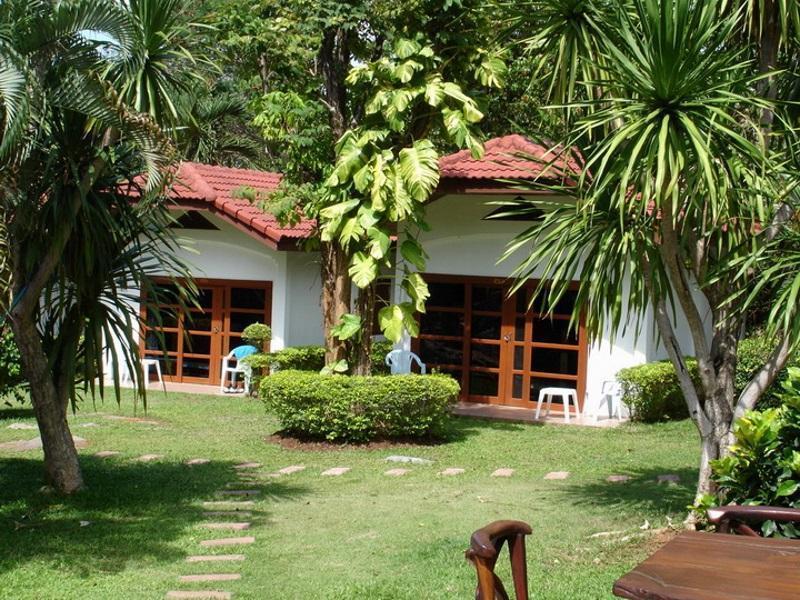 Eco Valley Lodge Pak Chong Exteriör bild