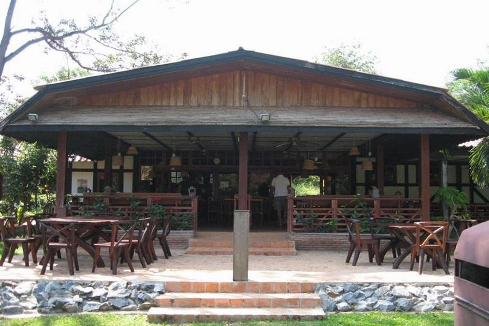 Eco Valley Lodge Pak Chong Exteriör bild